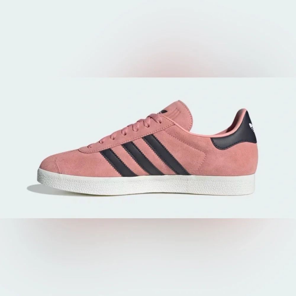 NWT Adidas Men's Gazelle Sneakers - Picture 2 of 16
